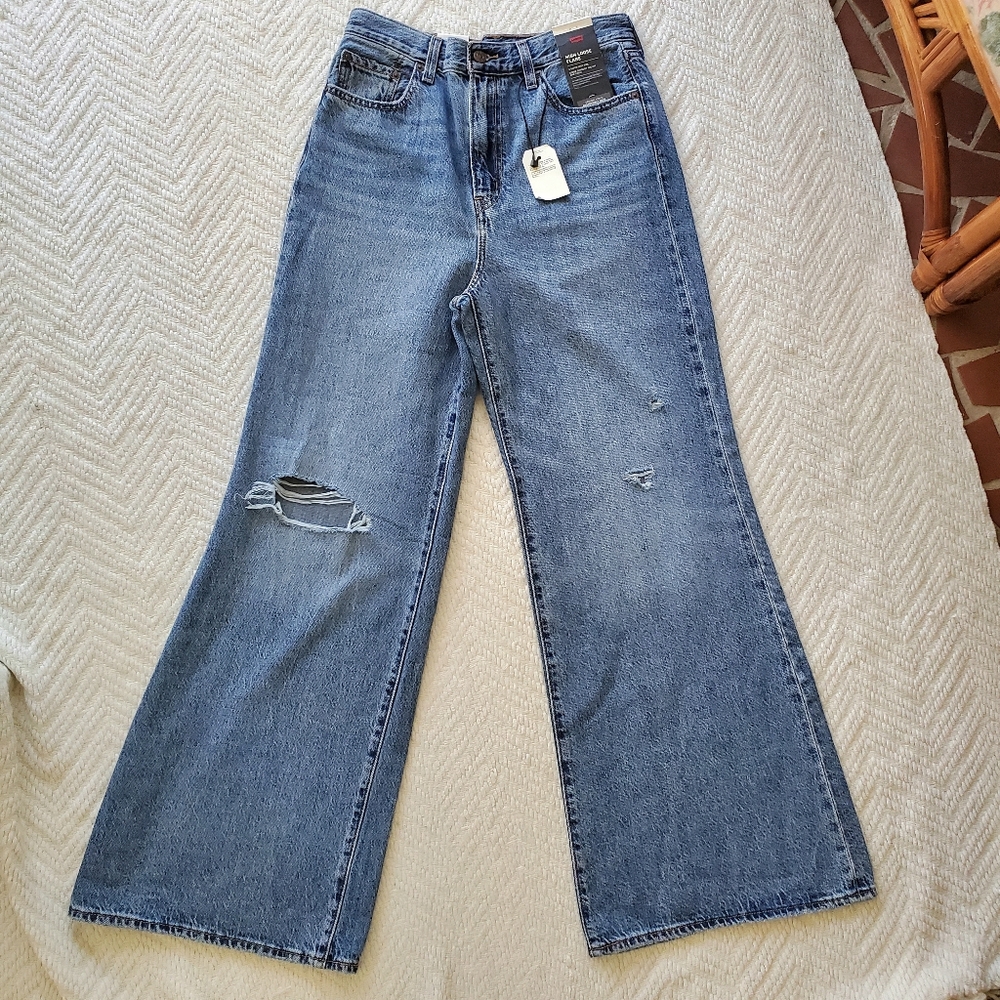 Levis High Loose Flare Jeans NWT - Picture 3 of 16